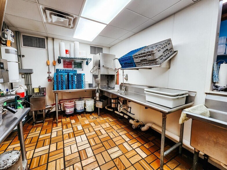 More Photos Of 75 W Carleton Rd, Hillsdale Restaurant For Sale