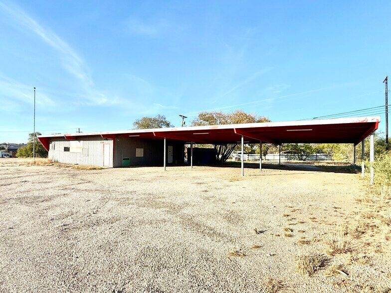 Primary Photo Of 1709 Coliseum Dr, Snyder Flex For Sale