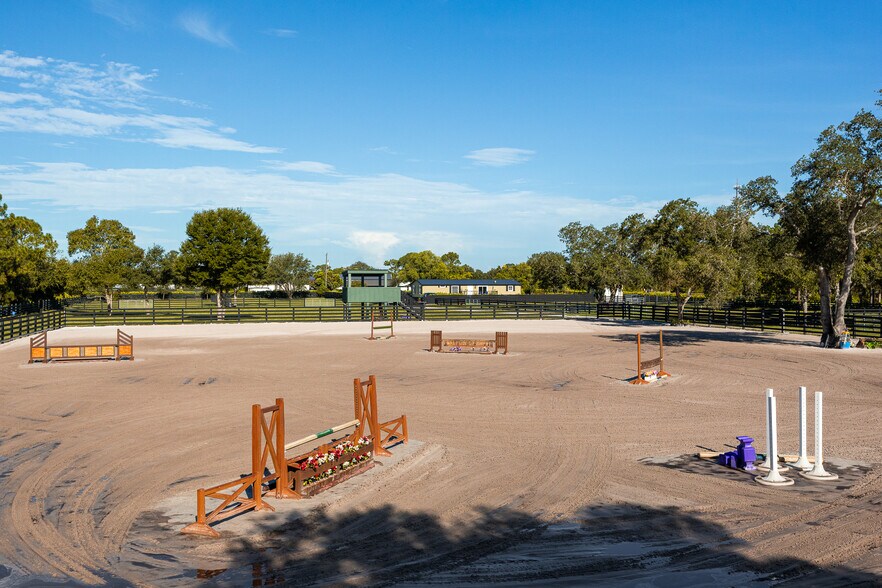 More Photos Of 21531 N River Rd, Alva Specialty For Sale