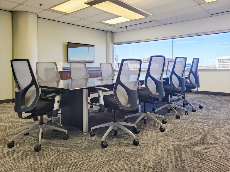 More Photos Of 5050 Quorum Dr, Dallas Coworking Space