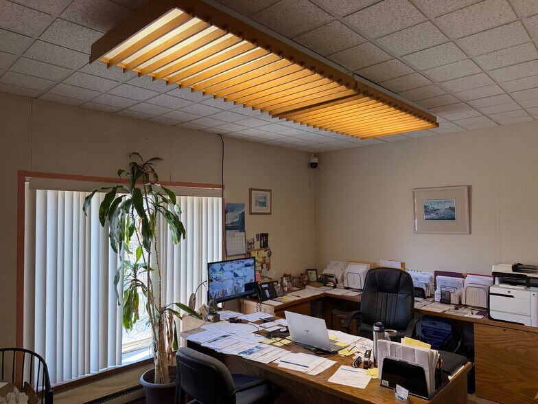 More Photos Of 104 Woodward Hill Rd, Edwardsville Office For Sale