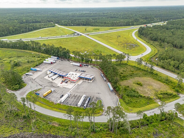 More Photos Of 2100 E 10th St, Woodbine Land For Sale