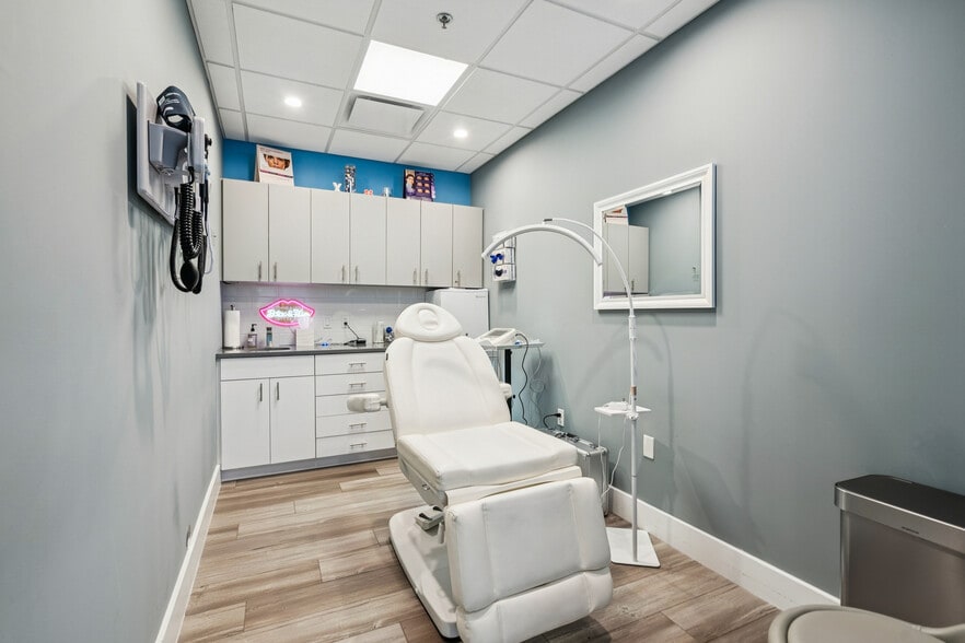 More Photos Of 55 Willow Ln, Marlboro Medical For Lease