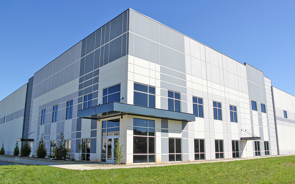 Primary Photo Of 7901 Indlea Point, Greensboro Manufacturing For Lease