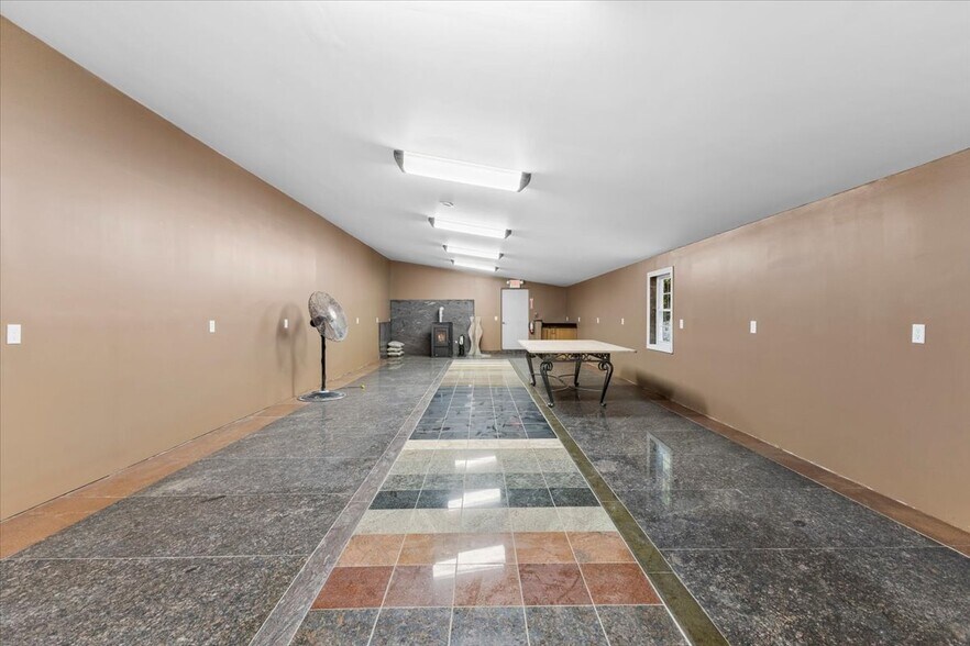 More Photos Of 155 Ushers Rd, Round Lake Warehouse For Sale