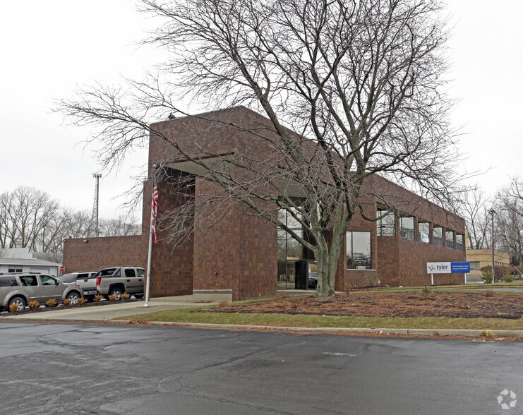 More Photos Of 3199 Klepinger Rd, Dayton Office For Lease