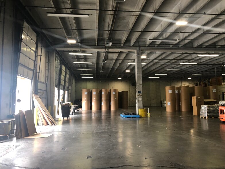 More Photos Of 188 Brooke Rd, Winchester Warehouse For Lease