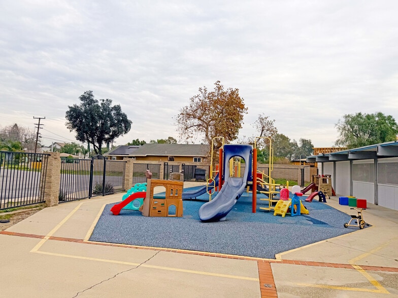 More Photos Of 8833 Palmetto Ave, Fontana Religious Facility For Sale