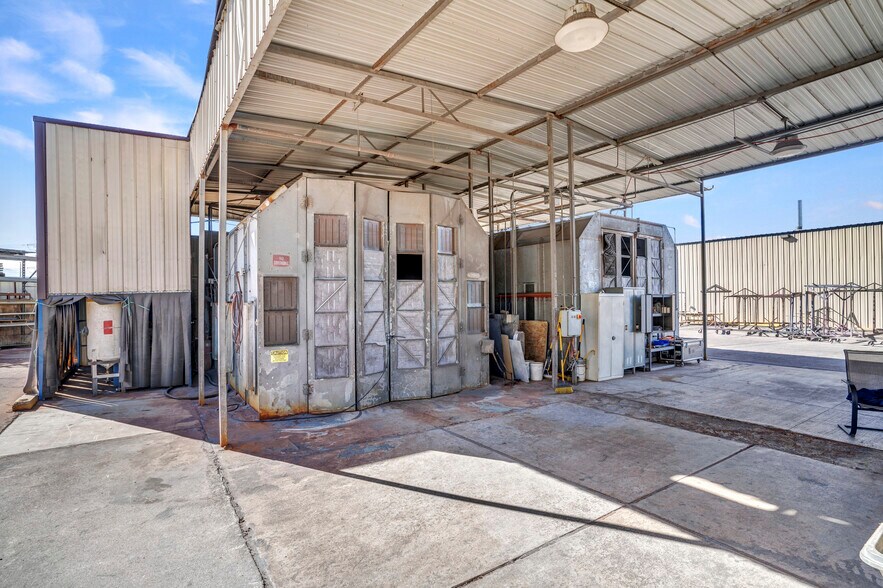 More Photos Of 1425 Athol Ave, Henderson Manufacturing For Sale