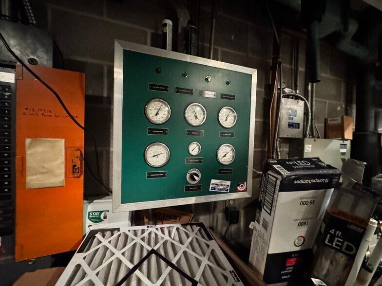 More Photos Of 333 E Main St, Muncie Office For Lease