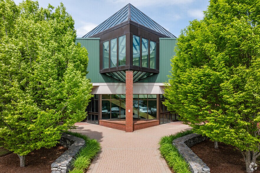 More Photos Of 350 Myles Standish Blvd, Taunton Flex For Lease