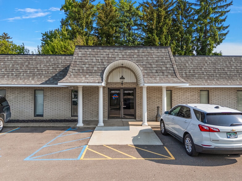 More Photos Of 48701 Van Dyke Ave, Shelby Township Medical For Sale