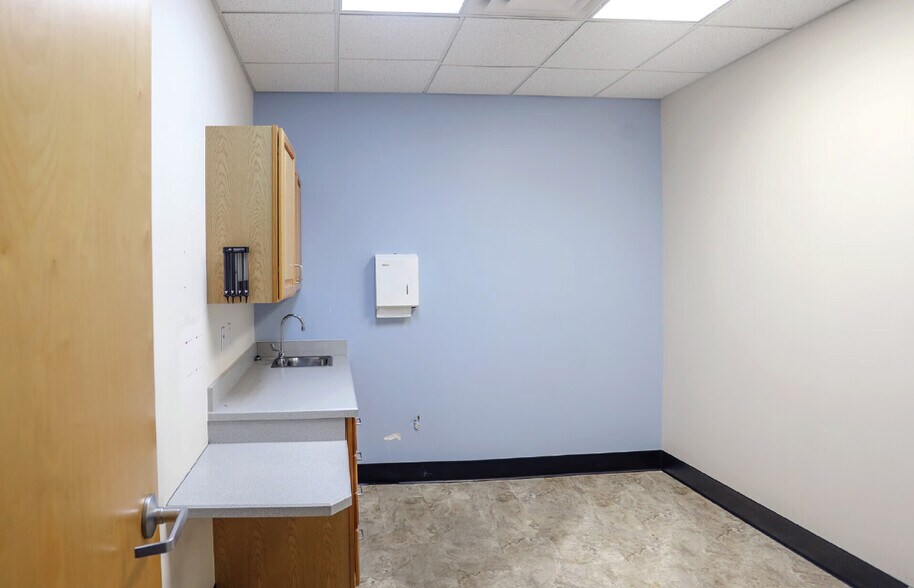 More Photos Of 1624-1644 E State Road 44, Shelbyville Unknown For Lease