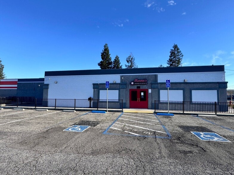 More Photos Of 329 Lake Blvd, Redding Bar For Lease