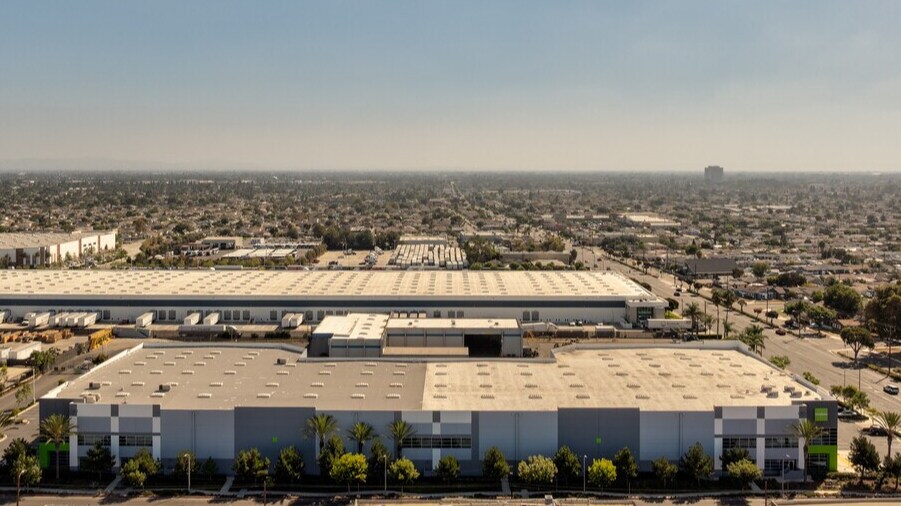 More Photos Of 2517 W Rosecrans Ave, Los Angeles Warehouse For Lease