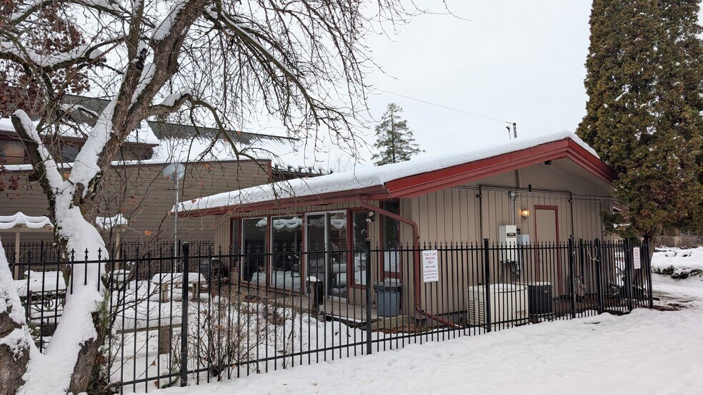 More Photos Of 327 Spokane Ave, Whitefish Flex For Sale