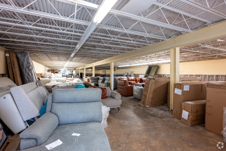 More Photos Of 325 N Main St, High Point Office For Sale