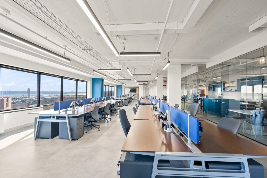 More Photos Of 1550 Crystal Dr, Arlington Office For Lease