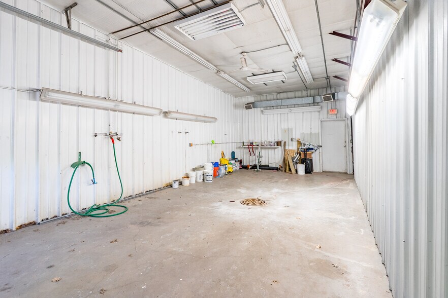More Photos Of 459 Southgate Dr, Tomahawk Industrial For Sale