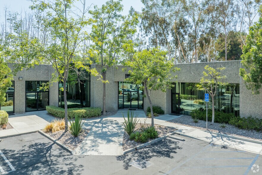 More Photos Of 23181 Verdugo Dr, Laguna Hills Research And Development For Lease