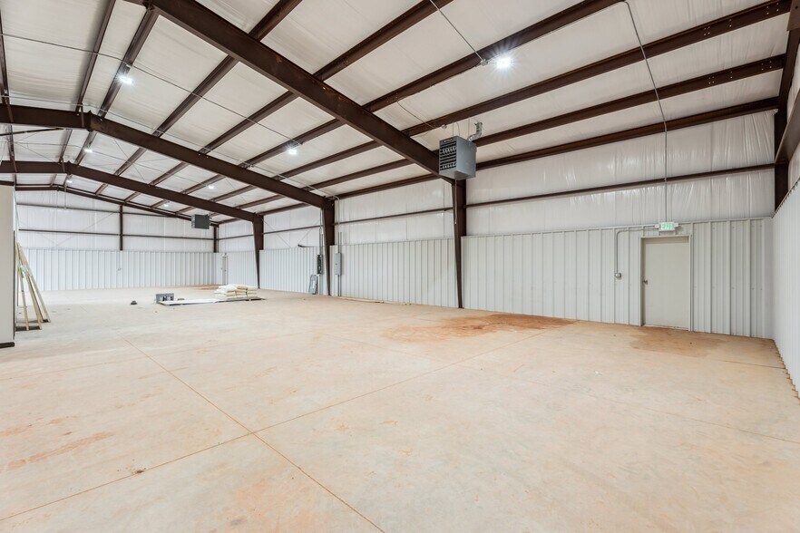 More Photos Of 5286 NE Highway 33, Guthrie Warehouse For Sale