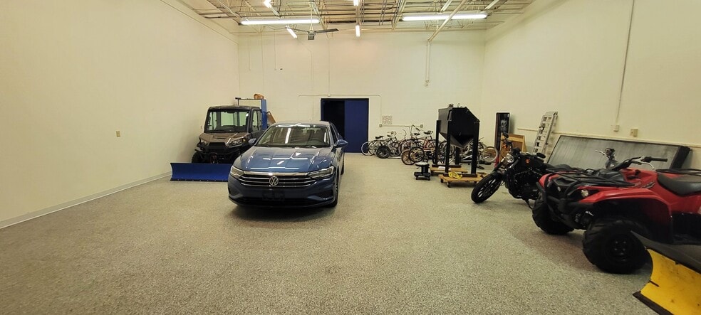 More Photos Of 1301 Cliff Rd E, Burnsville Showroom For Sale