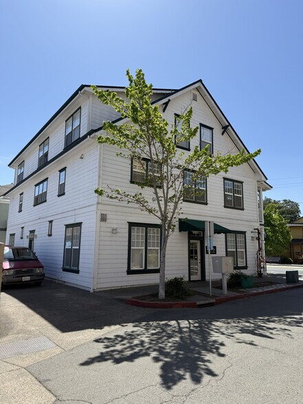 More Photos Of 9030 Windsor Rd, Windsor General Retail For Sale