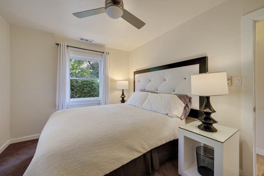 More Photos Of 1423-1425 Foothill, Calistoga Apartments For Sale