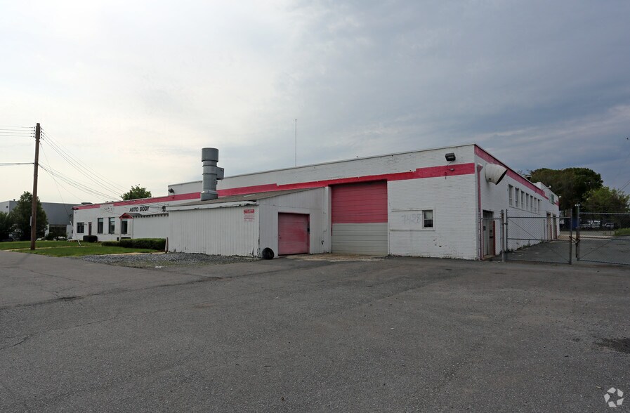 More Photos Of 7428 Westmore Rd, Rockville Service For Lease