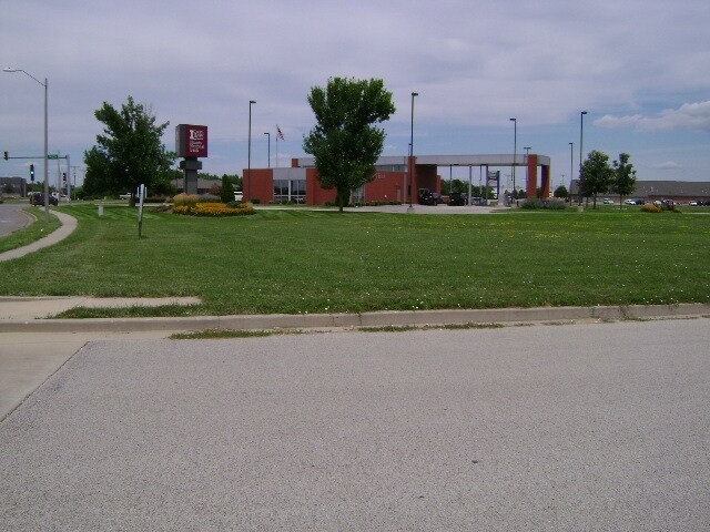 More Photos Of 3130 Wabash Ave, Springfield Land For Sale