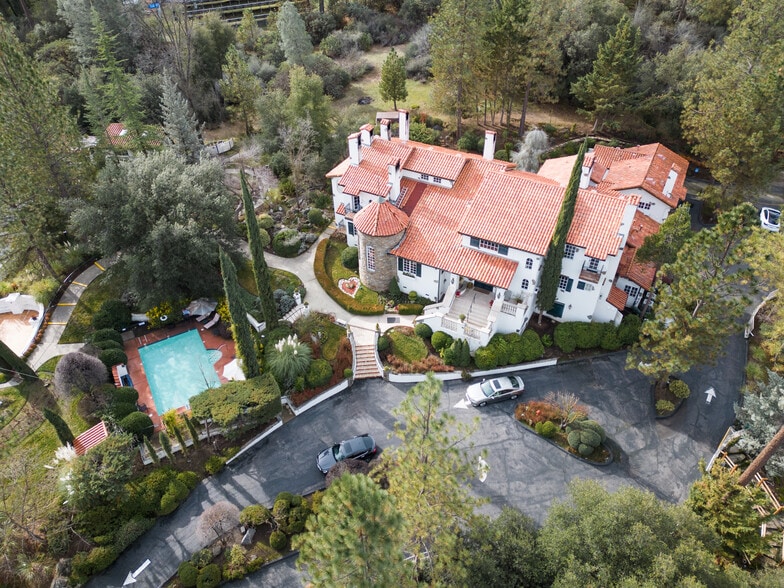 More Photos Of 48644 Victoria Ln, Oakhurst Hospitality For Sale