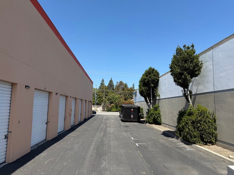 More Photos Of 922 W Evelyn Ave, Sunnyvale Self Storage For Sale