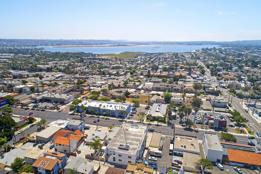 More Photos Of 1940 Garnet Ave, San Diego Medical For Sale