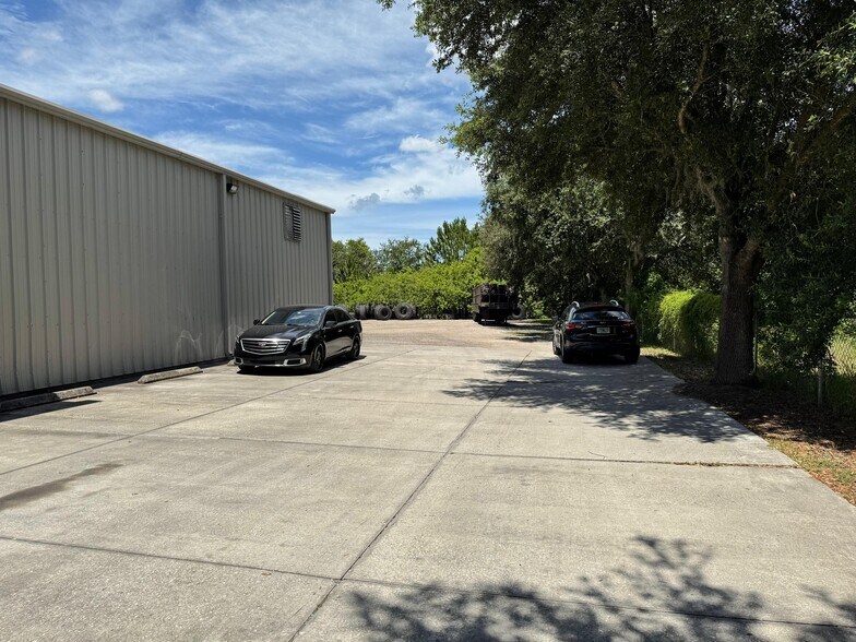 More Photos Of 10574 General Dr, Orlando Warehouse For Lease