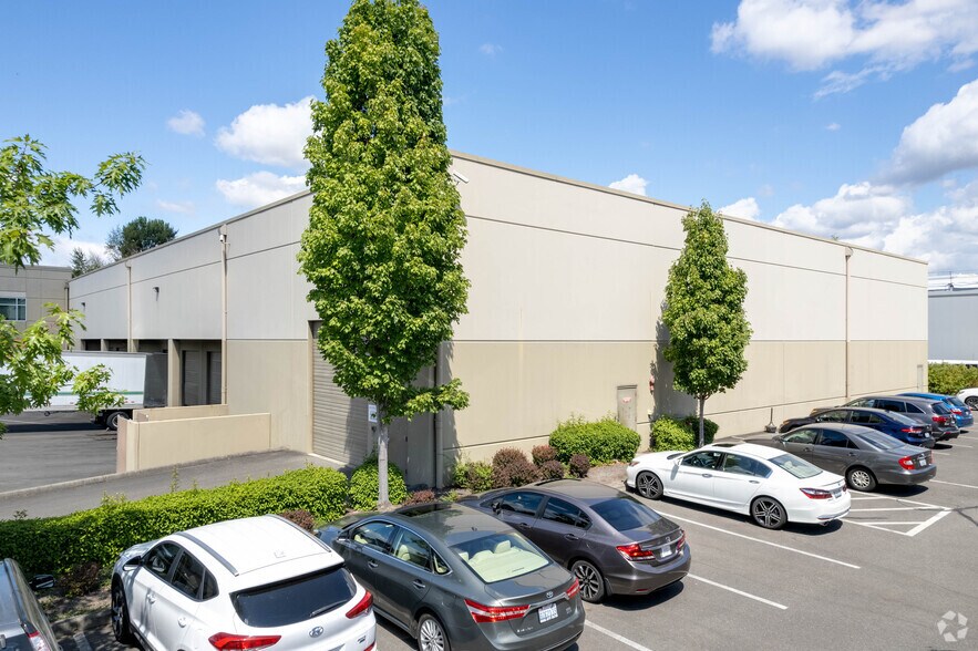 More Photos Of 710 Sw 34th St, Renton Manufacturing For Lease