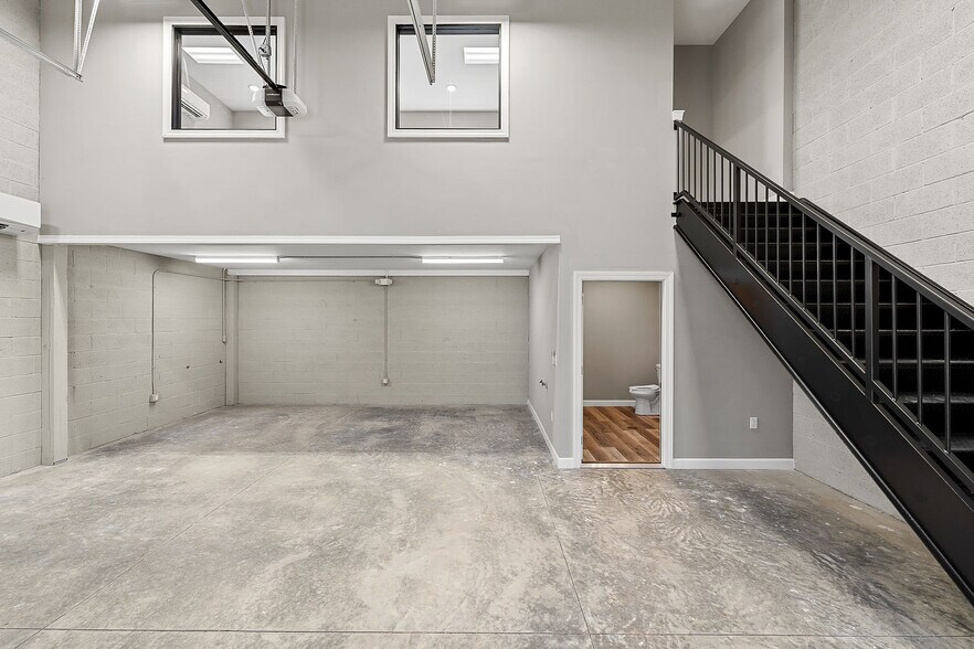 More Photos Of 240 Hub Circle, Cookeville Showroom For Lease