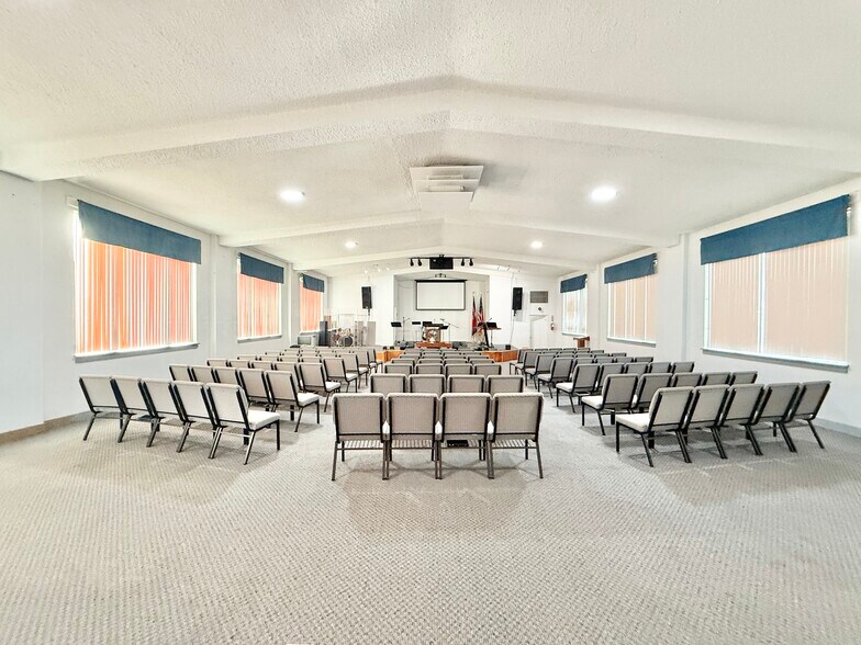 More Photos Of 303 W Clark St, Pasco Religious Facility For Sale