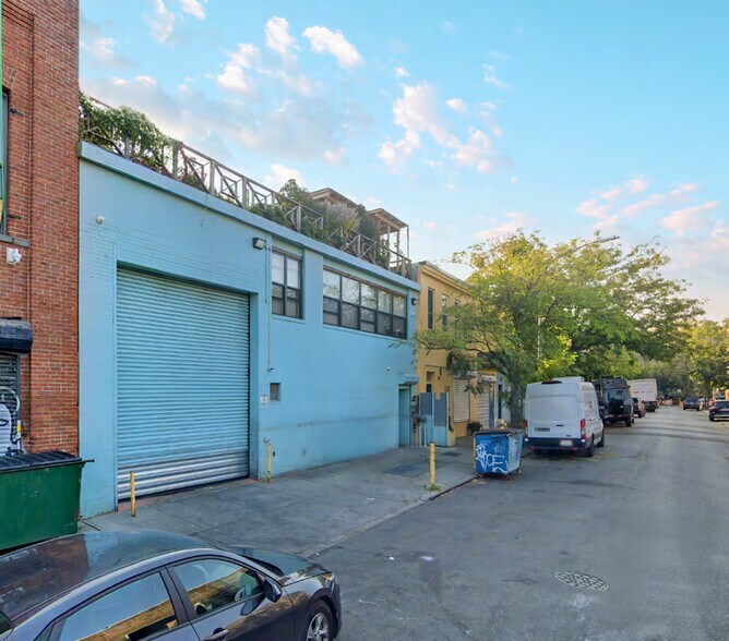 More Photos Of 56 Dobbin St, Brooklyn Warehouse For Lease