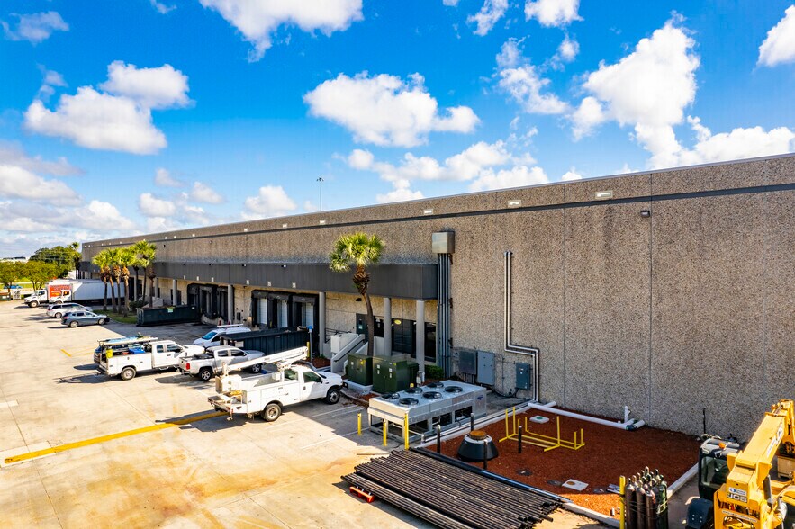 More Photos Of 5200-5225 Region Ct, Lakeland Distribution For Lease