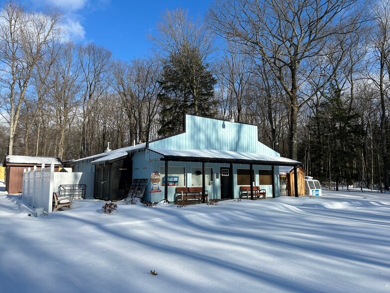 More Photos Of 8294 Deadstream Rd, Honor Convenience Store For Sale