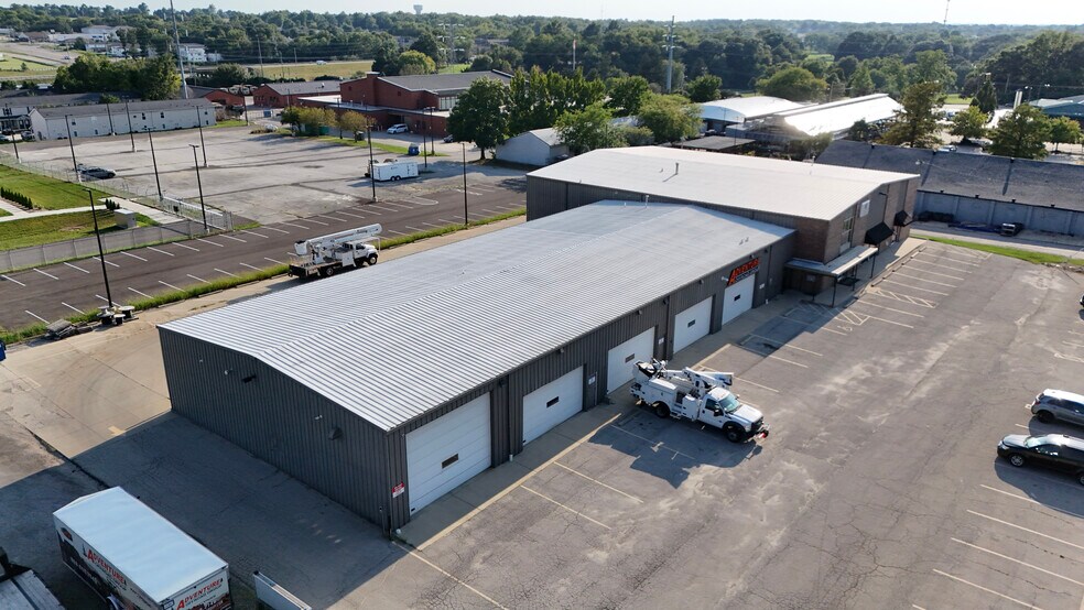 More Photos Of 200 E Lafayette St, Bloomington Service For Sale
