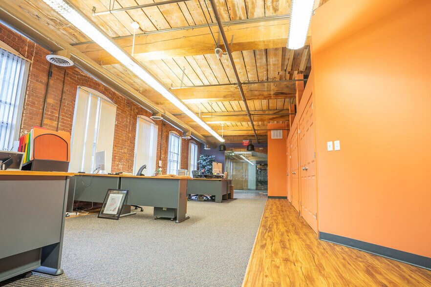 More Photos Of 27-75 Glen Rd, Sandy Hook Office For Sale