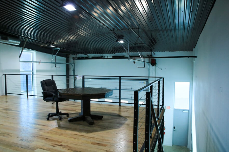 More Photos Of 1725 N Hwy 377, Roanoke Warehouse For Sale