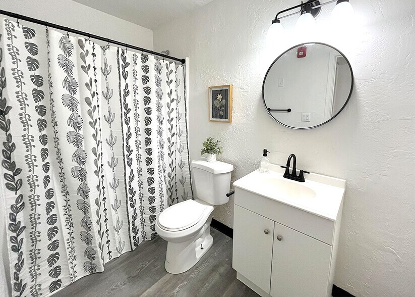 More Photos Of 6628-6632 S 22nd St, Phoenix Assisted Living For Lease