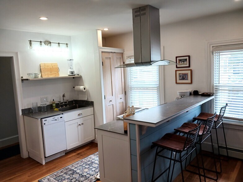 More Photos Of 117 Water St, Stonington Apartments For Sale