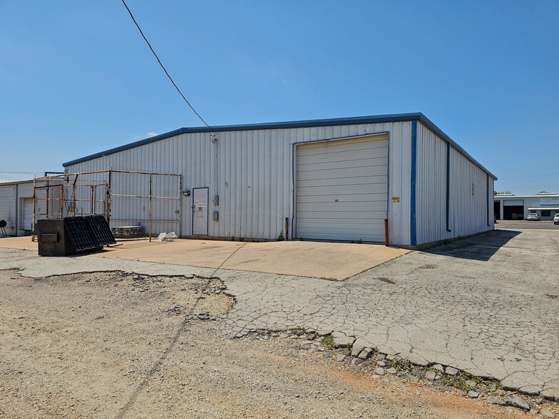 More Photos Of 709 S Treadaway Blvd, Abilene Warehouse For Lease