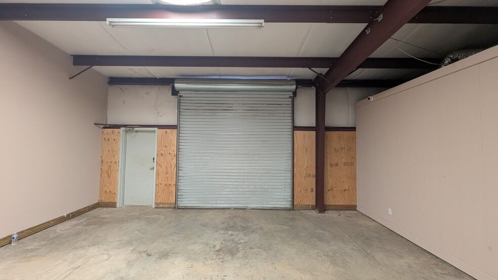 More Photos Of 1975 Mall Blvd, Auburn Warehouse For Lease