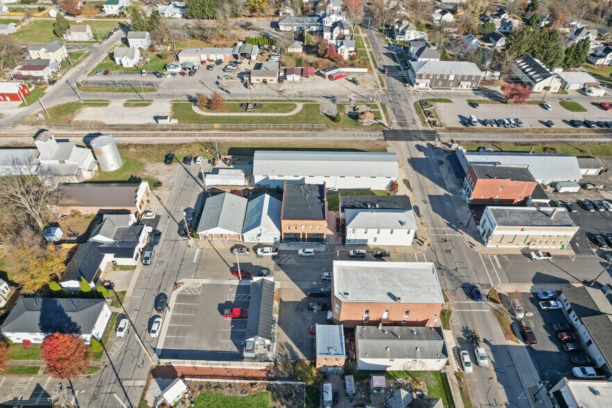 More Photos Of 14 W Depot St, Pataskala Showroom For Sale