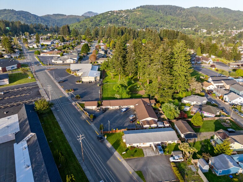More Photos Of 542 Pacific Ave, Brookings Multifamily For Sale