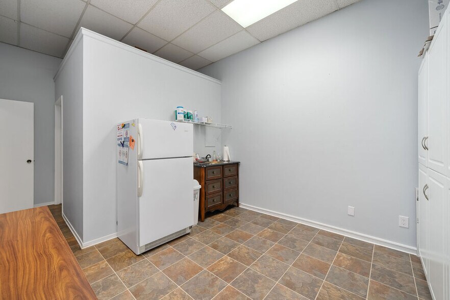 More Photos Of 935 Riverside Ave, Paso Robles Medical For Sale